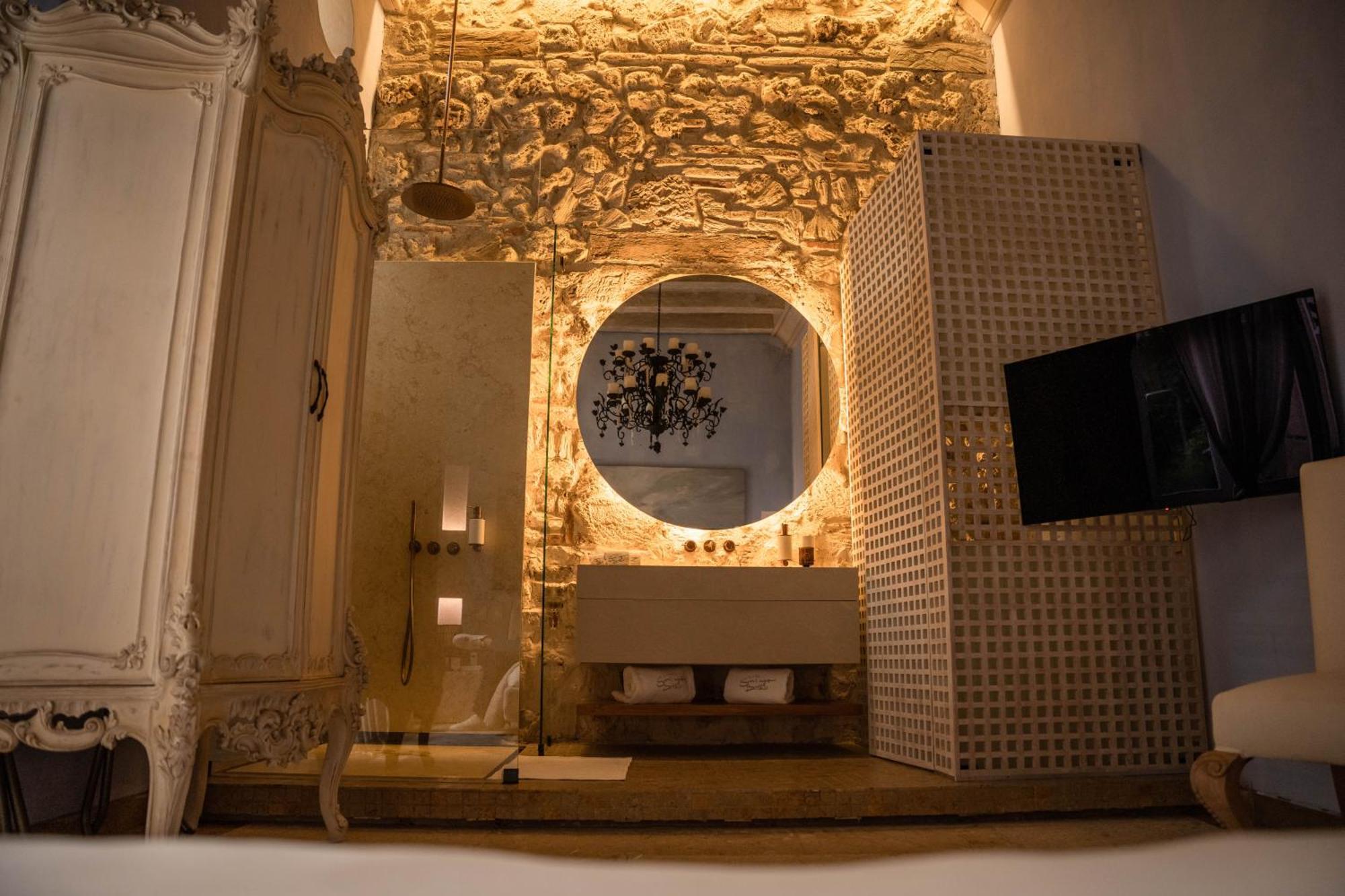 Casa Santiago Botero Hotel